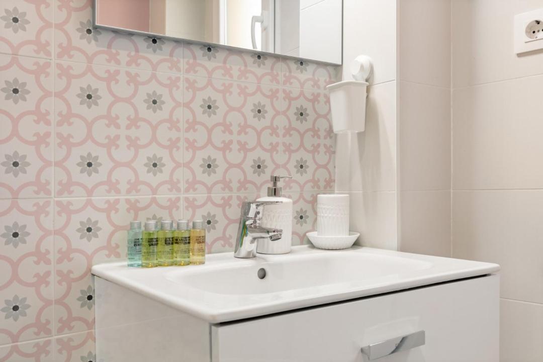2 Bedrooms 1 Bathroom Furnished - Las Letras - Bright - Mintystay Madrid Exterior foto